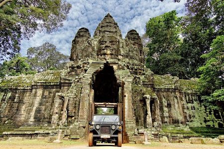 Private Jeep Tour to Angkor Temples from Siem Reap