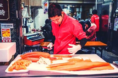 Kuromon Market Tour: All inclusive 6~8 Dishes & 3~4 samplings