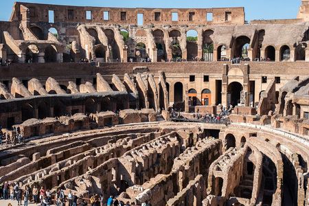 Roma: Colosseum, Forum, and Palatine Hill Local Guided Tour