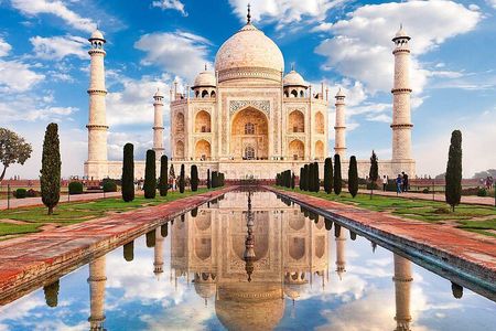 Full-Day Taj Mahal Agra Tour from Bangalore with Return Flight 