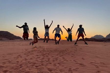 4 hours Jeep tour with overnight 