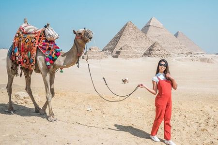 Cairo Layover Visiting Giza Pyramids Egyptian Museum and Market