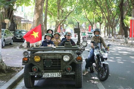 Hanoi Jeep City Tour combine Countryside Train Street, Backstreet
