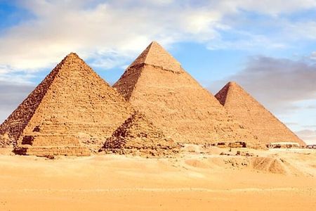 Pyramids of Giza And Egyptian Museum Day Tour By Plane From Sharm