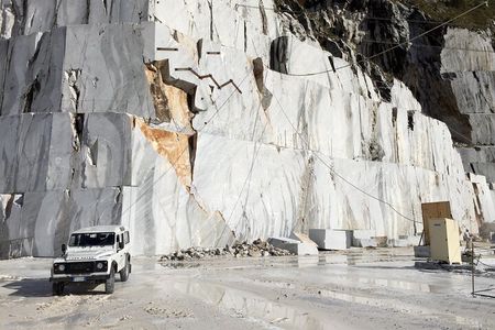 Tour of Carrara Marble Deluxe: Quarry, Museum and Food Tasting