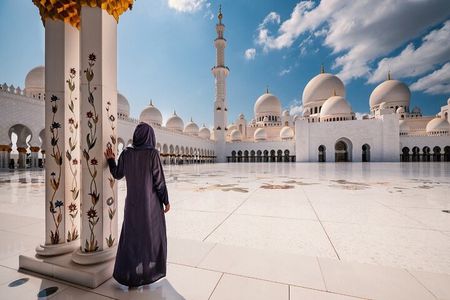 Abu Dhabi Sightseeing Tour in Private Vehicle 