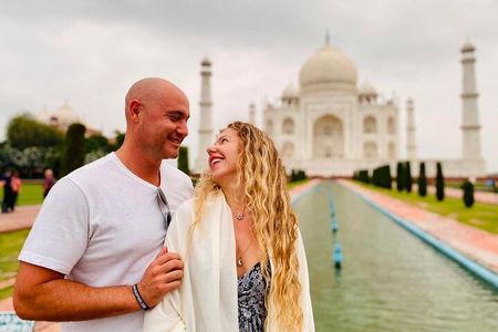 1 day Luxury Sunrise Taj Mahal Tour by Private Car 