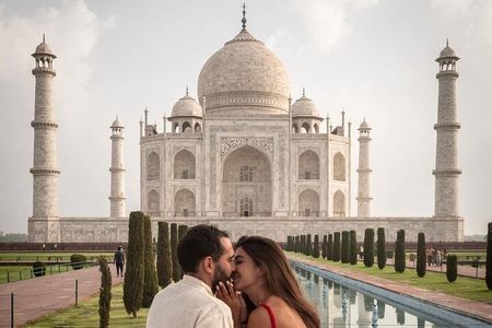 Private Full-Day Sunrise Taj Mahal and Agra City Tour