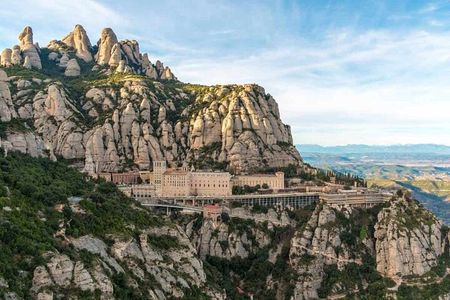 Enjoy Montserrat Morning Tour - Barcelona