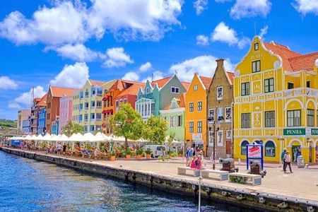 Colors & Flavors: City, Culture & Authentic Blue Curaçao Tasting