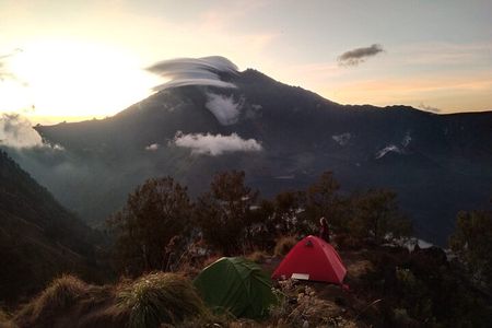 Trekking Mt. Rinjani 2 Days 1 Night Senaru Crater Rim