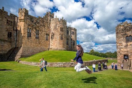 Edinburgh: Alnwick Castle & The Borders Hogwarts Filming Location