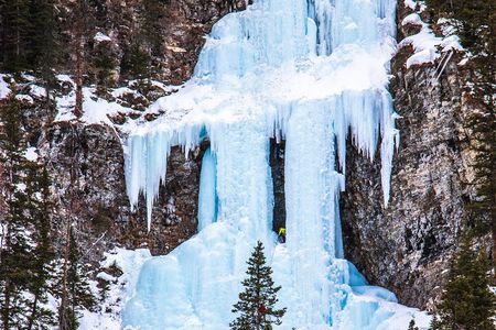 Johnston Canyon Frozen Waterfalls - Small Group Tour