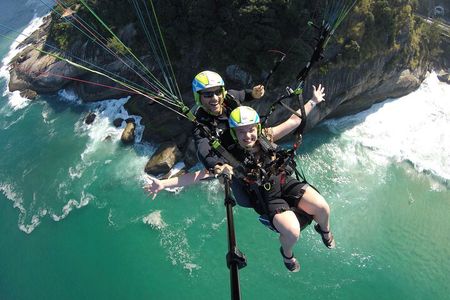 Paragliding Rio De Janeiro with BOMVOO.rio