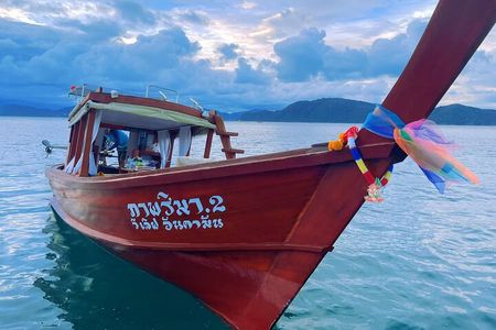 Phuket Luxury Traditional Boat Ride/Coral Island 08.30AM-01.30PM