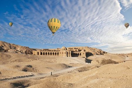 3-Hour Hot Air Balloon Sunrise Over Luxor Guided Ride with Pick Up