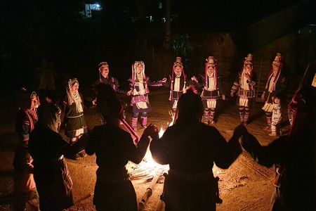 Come to Akha Village see Cooking eatting and dancing with Akha people