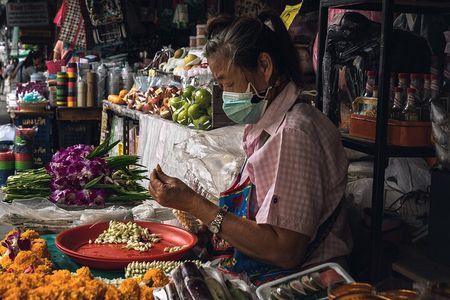 Morning in Tuk-tuk to discover Bangkok with your English-speaking guide
