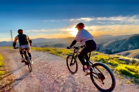 Scenic Santa Monica Electric Mountain Biking Tour (Beginner) 