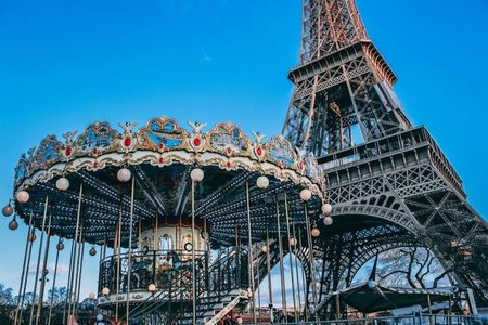 Paris: Eiffel Tower Summit Small-Group Guided Tour Max 6 People