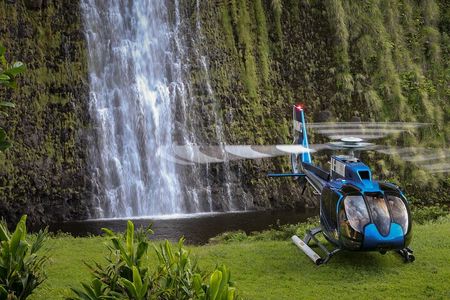 Exclusive Landing with Spectacular Big Island Helicopter Tour