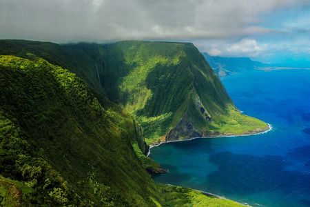 Waterfalls of West Maui and Molokai Helicopter Tour