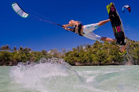 Learn kitesurfing in Boracay