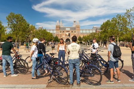 Amsterdam Small-Group Bike Tour With Canal Cruise, Drinks, Cheese