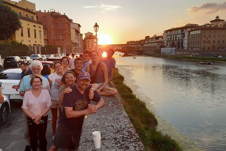 Florence Night Bike Tour with Wine and Aperitivo Picnic included