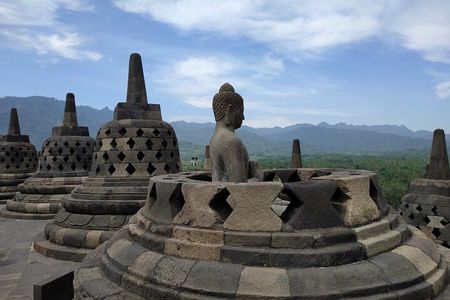 Yogyakarta: Borobudur-Merapi Jeep Tour & Pramban Temple Day Trip 