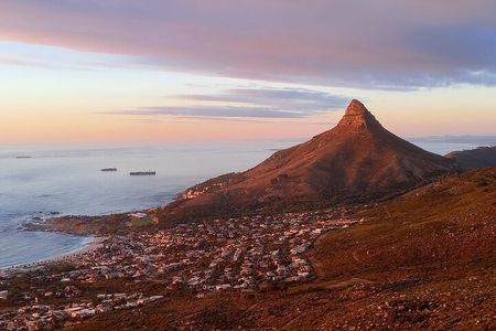 Hiking Table Mountain via Kasteels Poort Morning Hike