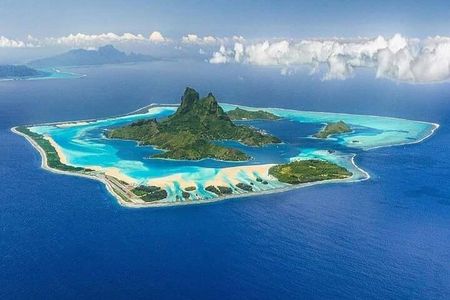 Bora Bora 30-minute Private Flight in a Light Aircraft