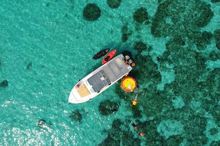 Half-Day Private Tour and Snorkeling Experience in Dimaniyat Island
