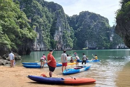 A full day exploring kayaking 3 islands (Talabeng sea cave) 