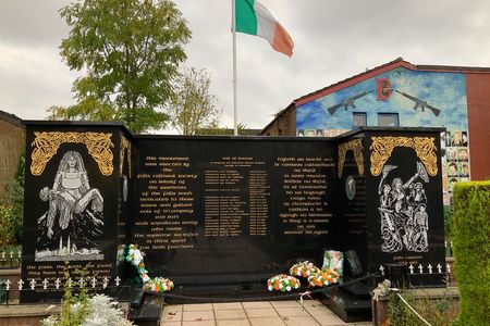 Private Day Trip to Belfast city,Peace Walls,& Titanic experience from Dublin