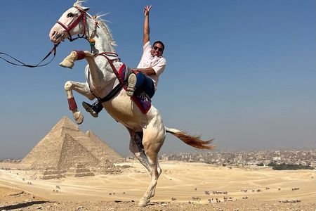 Giza Pyramids, Sphinx & Saqqara – Full Guided Private Day Tour