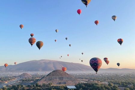 Hot Air Balloon Flight over Teotihuacán