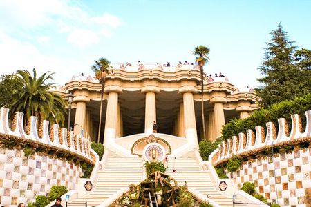 Park Guell and Sagrada Familia Tour with Skip the Line Tickets 