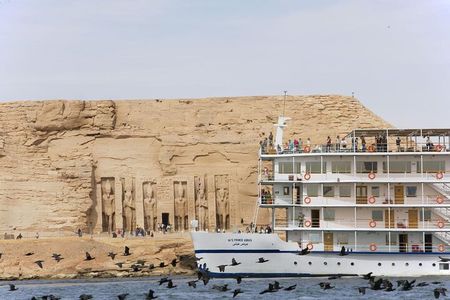Private 4-Day Movenpick Prince Abbas Lake Cruise
