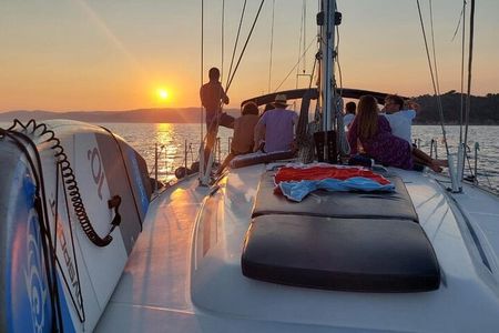 5.5 Hours Sailing Trip to Mykonos South Beaches with Lunch 