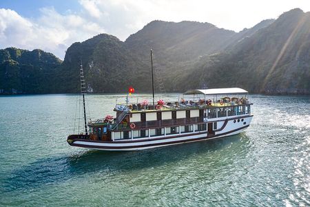 2D1N: Halong Bay 4-Star Cruise - Cave, Kayak, Swim, Meals