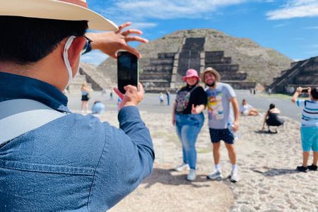 Tour Pyramids of Teotihuacan, Basilica and Tlatelolco from CDMX