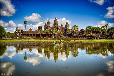  2-Day Angkor Wat With Small, Big Circuit and Banteay Srei Tour