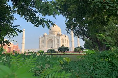 Same day Taj Mahal Tour from Delhi by Car with Lunch & Entry Fees