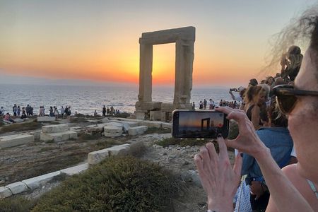 Naxos Old Town, Castle & Portara Sunset Tour with Expert Guide