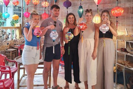  Hoi An Full Lantern Making Class , Basket Boat , Crab Fishing And Food 
