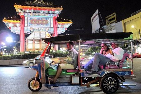 Bangkok Private Guided Tuk-Tuk Night Tour with Street Food