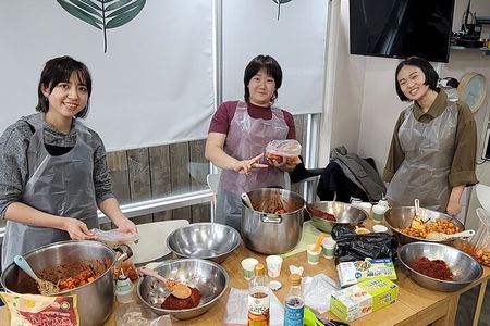 Busan Kkakdugi(Korean radish Kimchi) class with various options