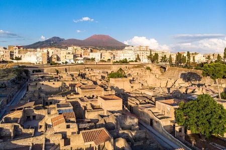 Pompeii & Herculaneum Full-Day Tour with Entrance Fees and Lunch