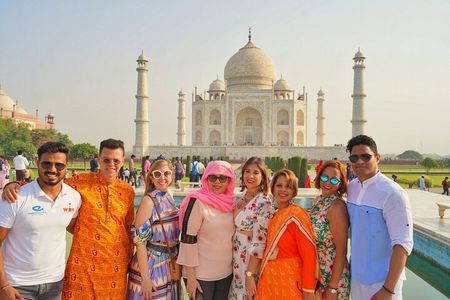Taj Mahal tour from Jaipur by Private Car and Professional Guide.